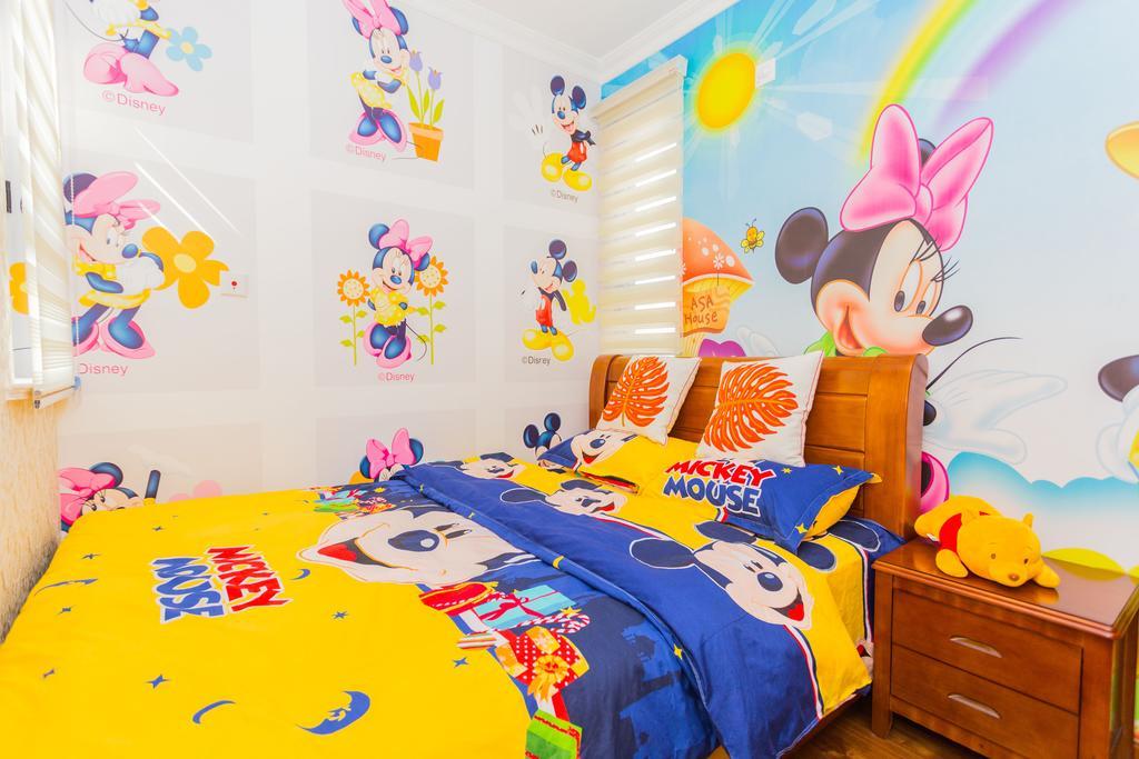 Mickey Wonderful * Shanghai